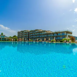 paradise-resort-ozdere.aegeanhotels.net/